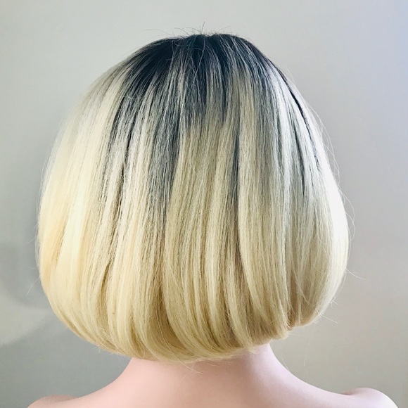 “Put On & Go” Ombre Blonde Premium Fiber Bob Wig for Events or Daily Wear - Picture 6 of 6